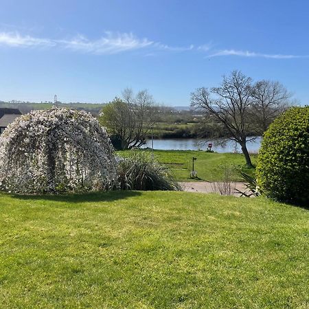River Retreat Apartment Exeter - River Views & Parking 외부 사진