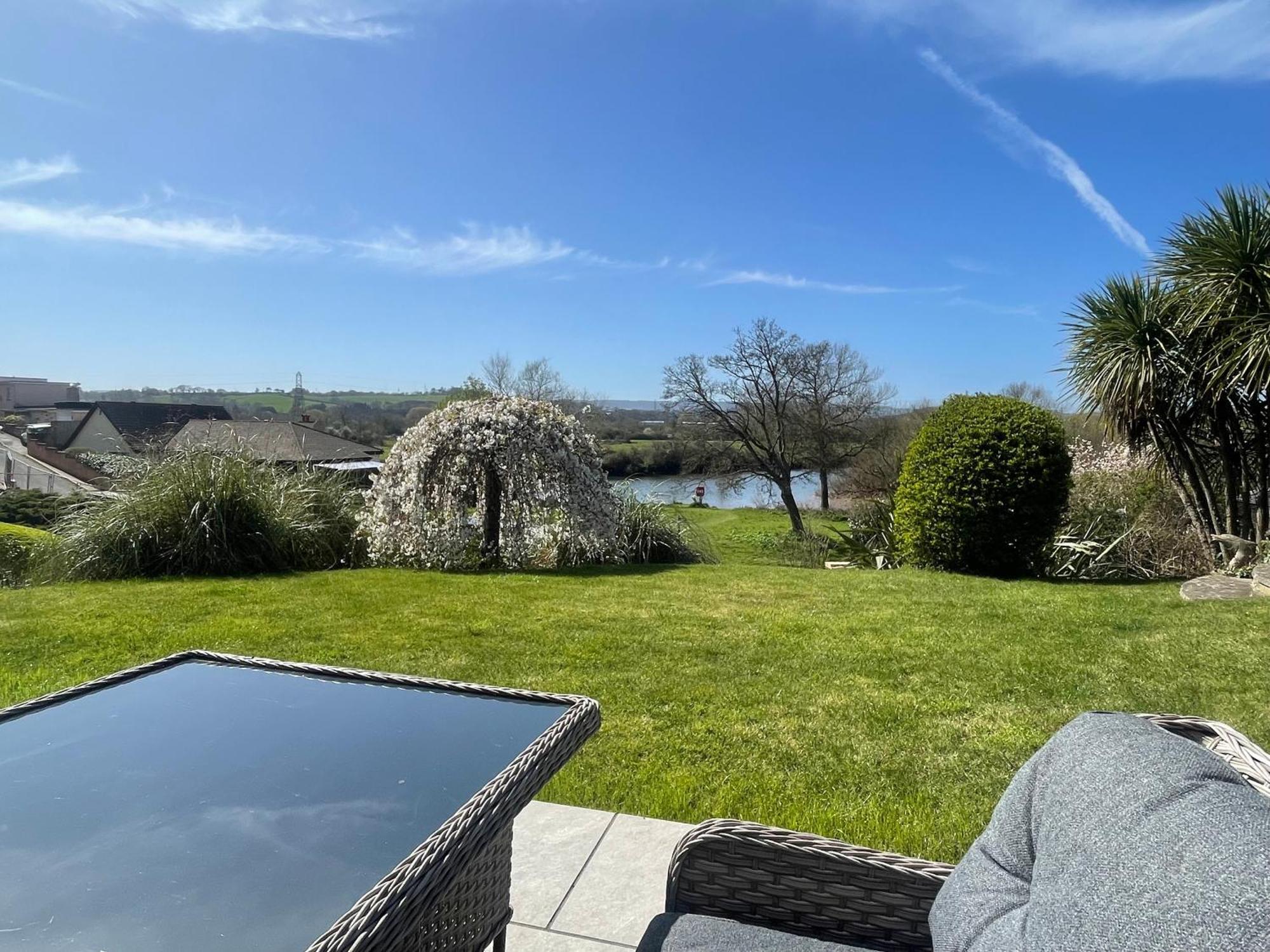 River Retreat Apartment Exeter - River Views & Parking 외부 사진